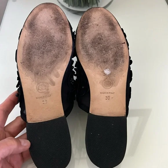 Authentic Chanel mules - Picture 12 of 17